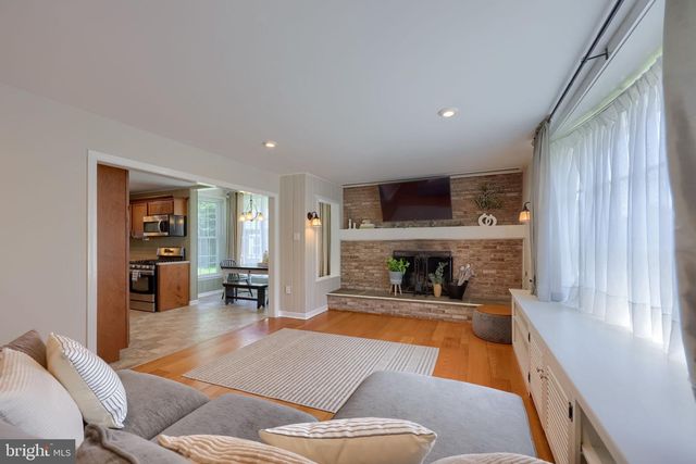 201 W FREDERICK ST, Millersville, PA 17551