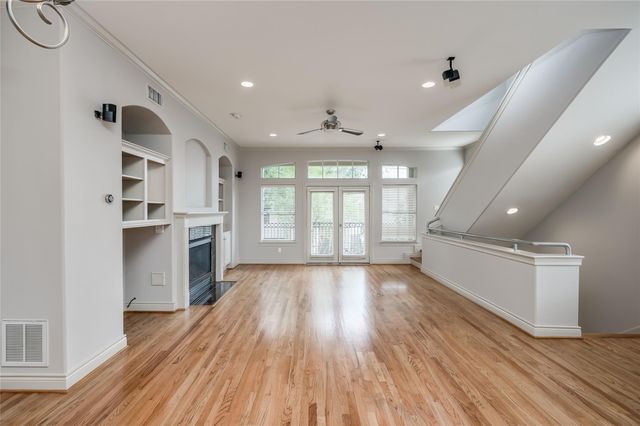315 Sandman Street, Houston, TX 77007