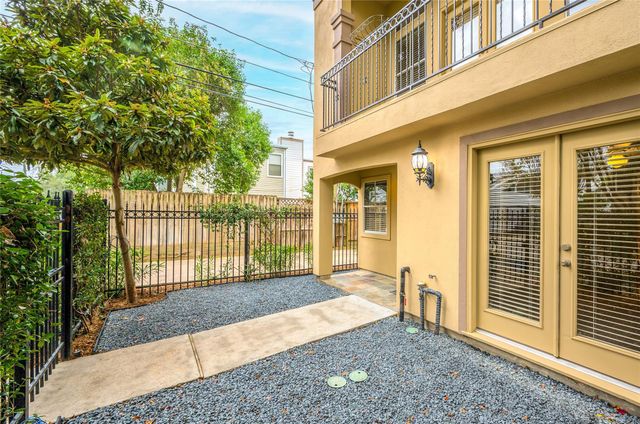 315 Sandman Street, Houston, TX 77007