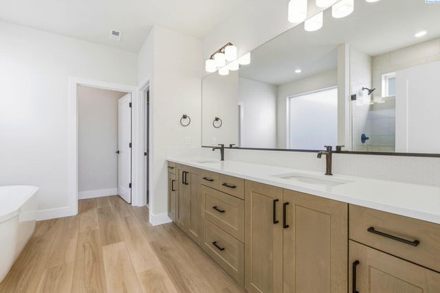 2790 Centerline Ave, Richland, WA 99354