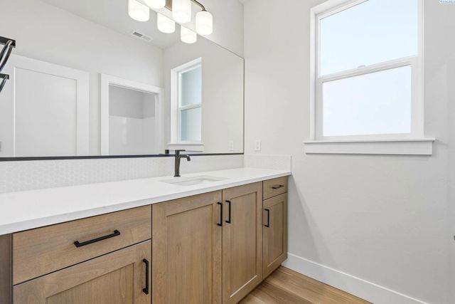 2790 Centerline Ave, Richland, WA 99354