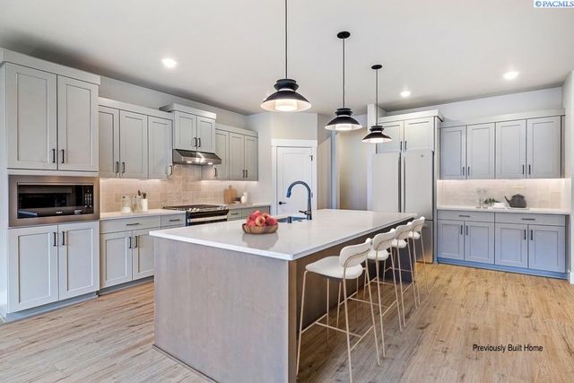 2790 Centerline Ave, Richland, WA 99354