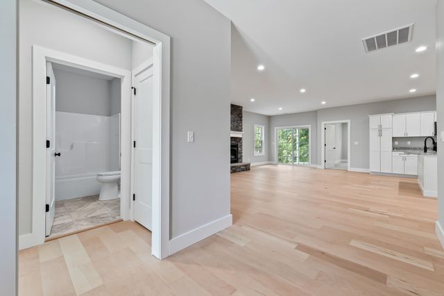 233 Woodland Drive, Milton, WV 25541
