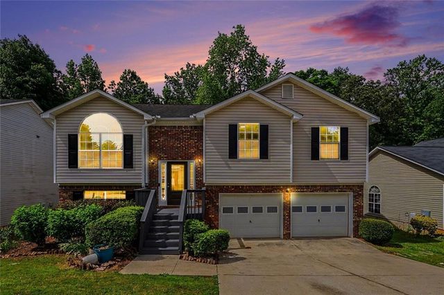 5687 Wellborn Oaks Court, Lithonia, GA 30058