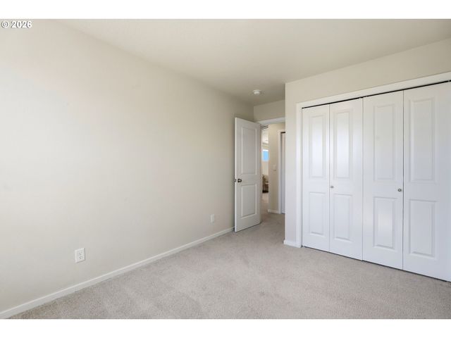 2295 LIVESAY Ln, Woodburn, OR 97071