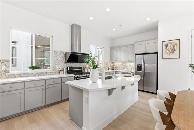 769 E Evelyn Avenue, Sunnyvale, CA 94086