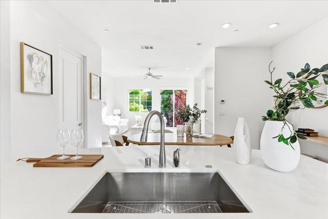 769 E Evelyn Avenue, Sunnyvale, CA 94086