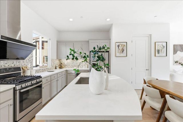 769 E Evelyn Avenue, Sunnyvale, CA 94086