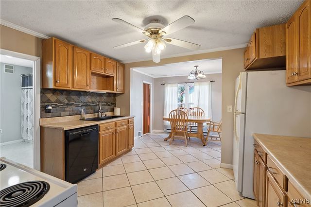 201 Lakeland Avenue, Geddes, NY 13209