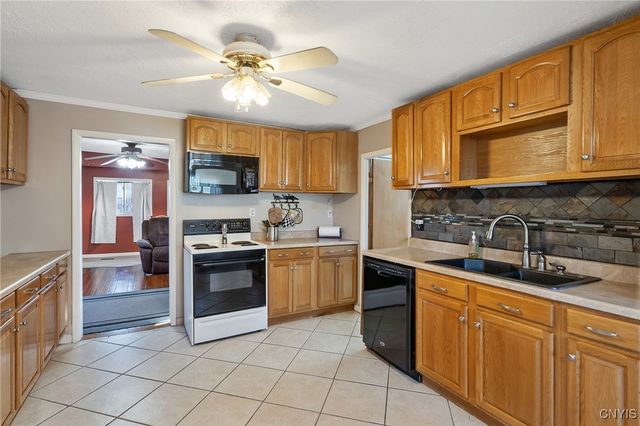 201 Lakeland Avenue, Geddes, NY 13209