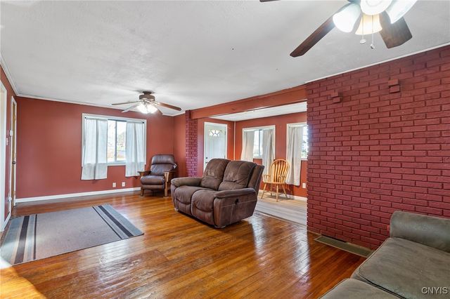 201 Lakeland Avenue, Geddes, NY 13209