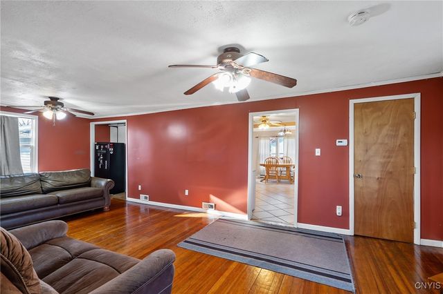 201 Lakeland Avenue, Geddes, NY 13209