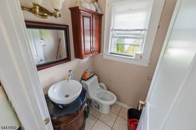 56 Summer St, Hawthorne Boro, NJ 07506