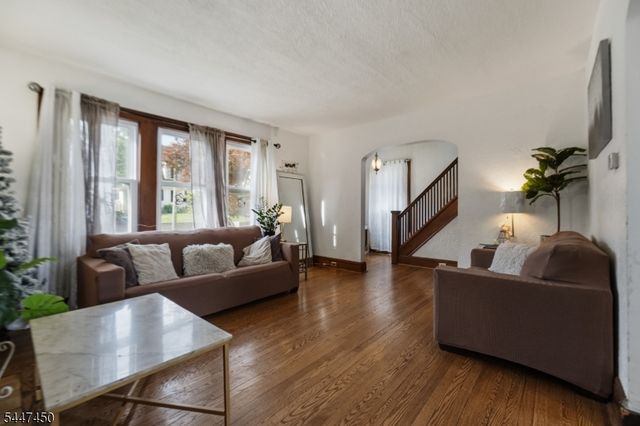 56 Summer St, Hawthorne Boro, NJ 07506