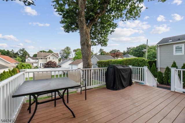 56 Summer St, Hawthorne Boro, NJ 07506