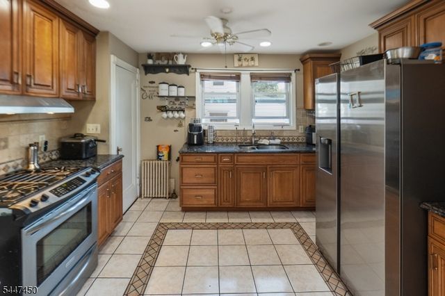 56 Summer St, Hawthorne Boro, NJ 07506