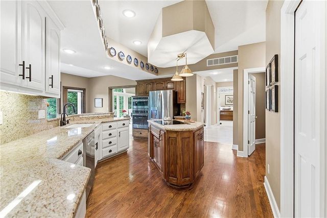 3304 Trail Ridge Drive, Independence, MO 64055