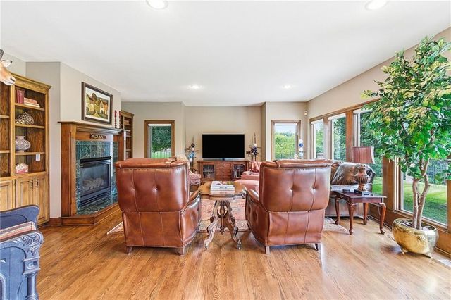 3304 Trail Ridge Drive, Independence, MO 64055