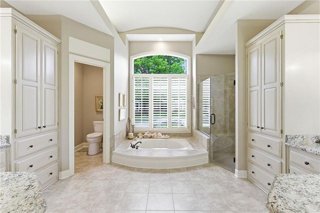 3304 Trail Ridge Drive, Independence, MO 64055