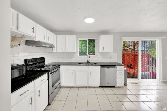 4584 S KNIGHTSBRIDGE RD, Taylorsville, UT 84129