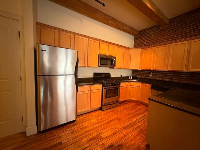 61 Market Street 3C, Lowell, MA 01852