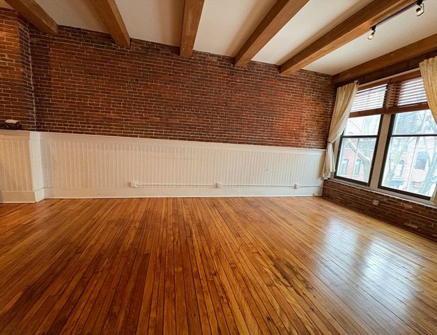 61 Market Street 3C, Lowell, MA 01852