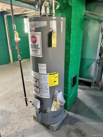 13826 Gallagher Street, Hamtramck, MI 48212