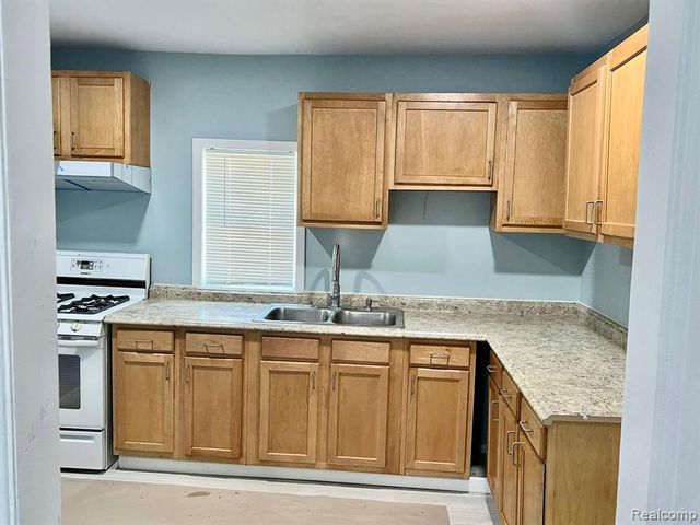 13826 Gallagher Street, Hamtramck, MI 48212