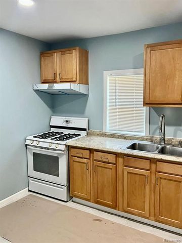 13826 Gallagher Street, Hamtramck, MI 48212