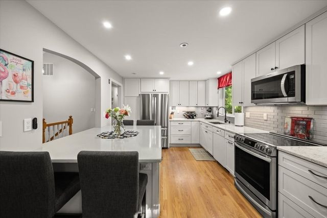 3 Woodland Dr, Easton, MA 02375