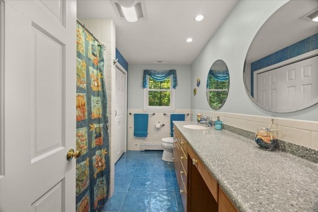 3 Woodland Dr, Easton, MA 02375