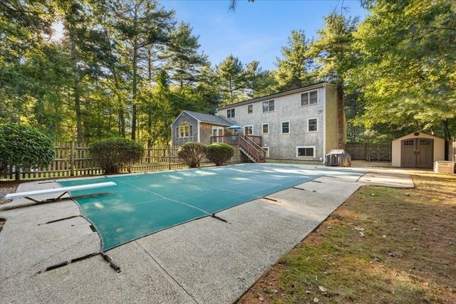 3 Woodland Dr, Easton, MA 02375