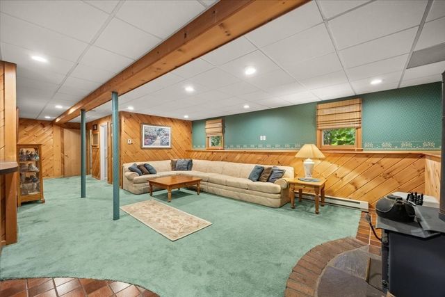 3 Woodland Dr, Easton, MA 02375