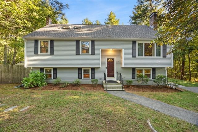 3 Woodland Dr, Easton, MA 02375
