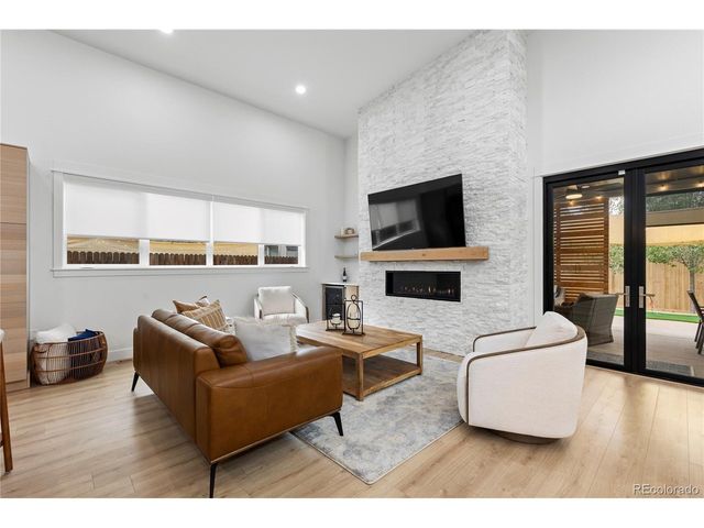 2901 S Bellaire St, Denver, CO 80222