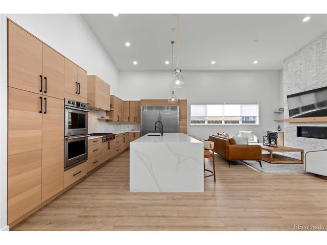 2901 S Bellaire St, Denver, CO 80222