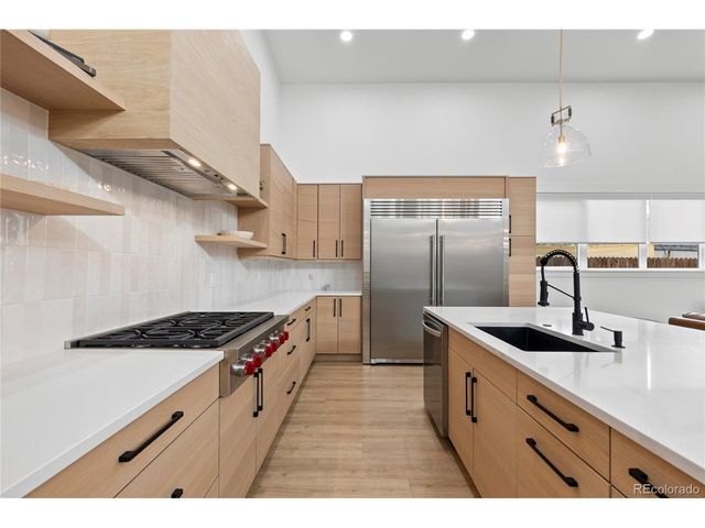 2901 S Bellaire St, Denver, CO 80222