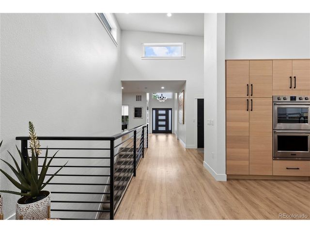 2901 S Bellaire St, Denver, CO 80222
