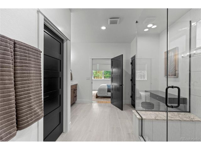 2901 S Bellaire St, Denver, CO 80222