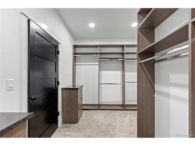 2901 S Bellaire St, Denver, CO 80222