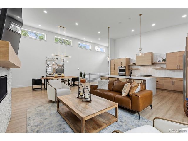2901 S Bellaire St, Denver, CO 80222
