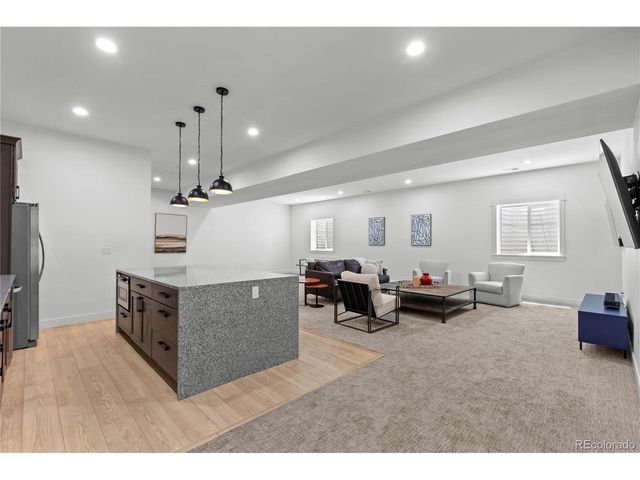 2901 S Bellaire St, Denver, CO 80222