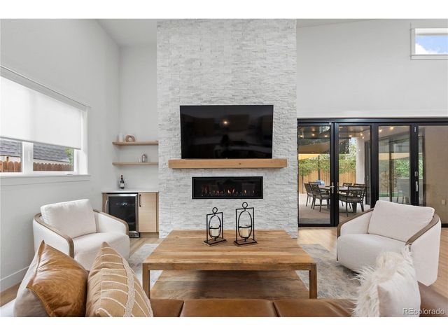 2901 S Bellaire St, Denver, CO 80222
