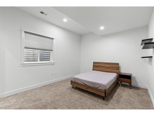 2901 S Bellaire St, Denver, CO 80222