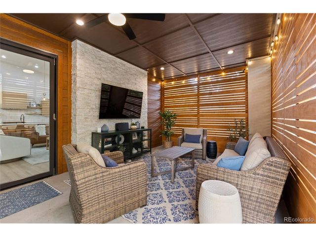 2901 S Bellaire St, Denver, CO 80222
