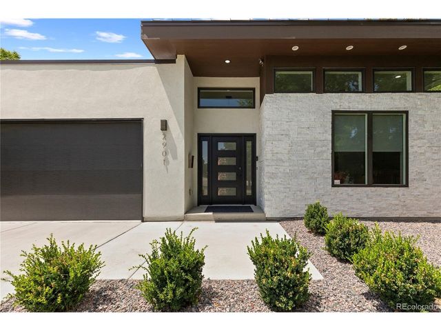 2901 S Bellaire St, Denver, CO 80222