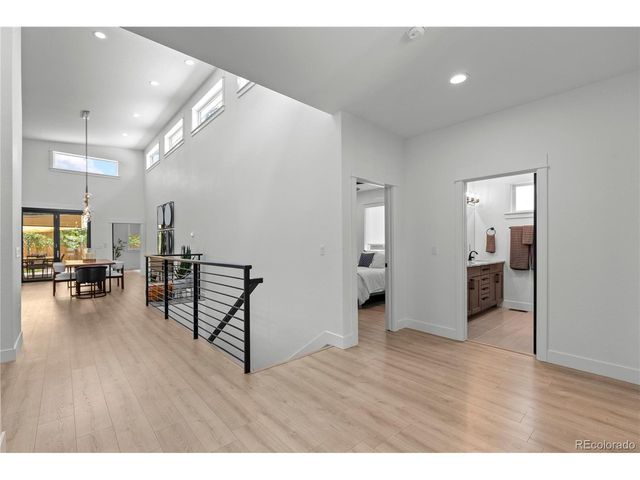 2901 S Bellaire St, Denver, CO 80222