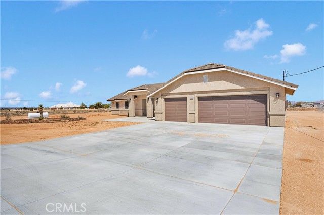 10647 Central Road, Apple Valley, CA 92308