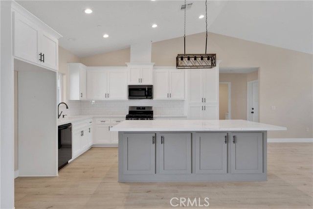 10647 Central Road, Apple Valley, CA 92308