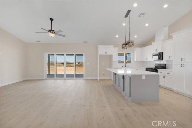10647 Central Road, Apple Valley, CA 92308